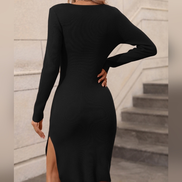 Statement Sweater Dress with Bold Contrast & Slit - Picture 4 of 8